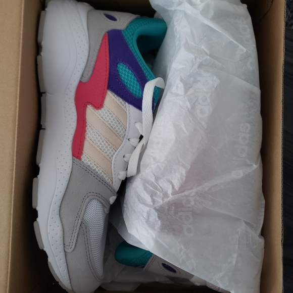 Adidas - Picture 2 of 11